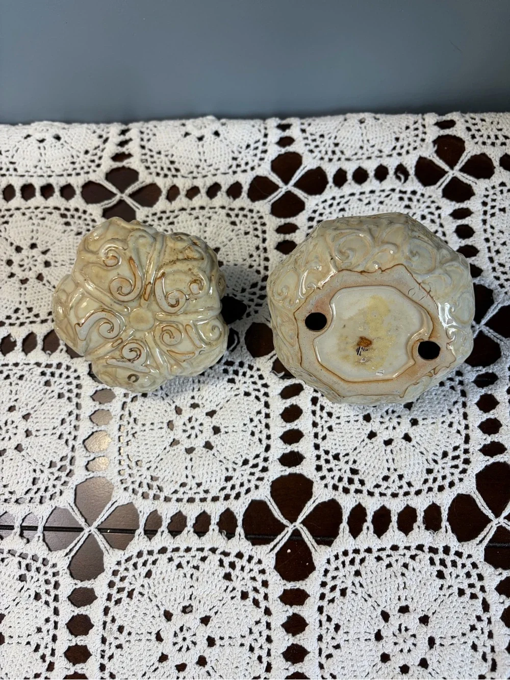 Vintage Neutral Cream Ceramic Pumpkin Décor Set with Decorative Scrolls